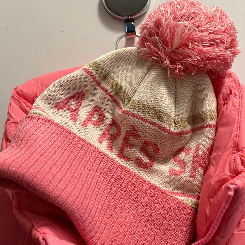 Winter 2023 Jilly Box Apres-Ski Toque in Pink